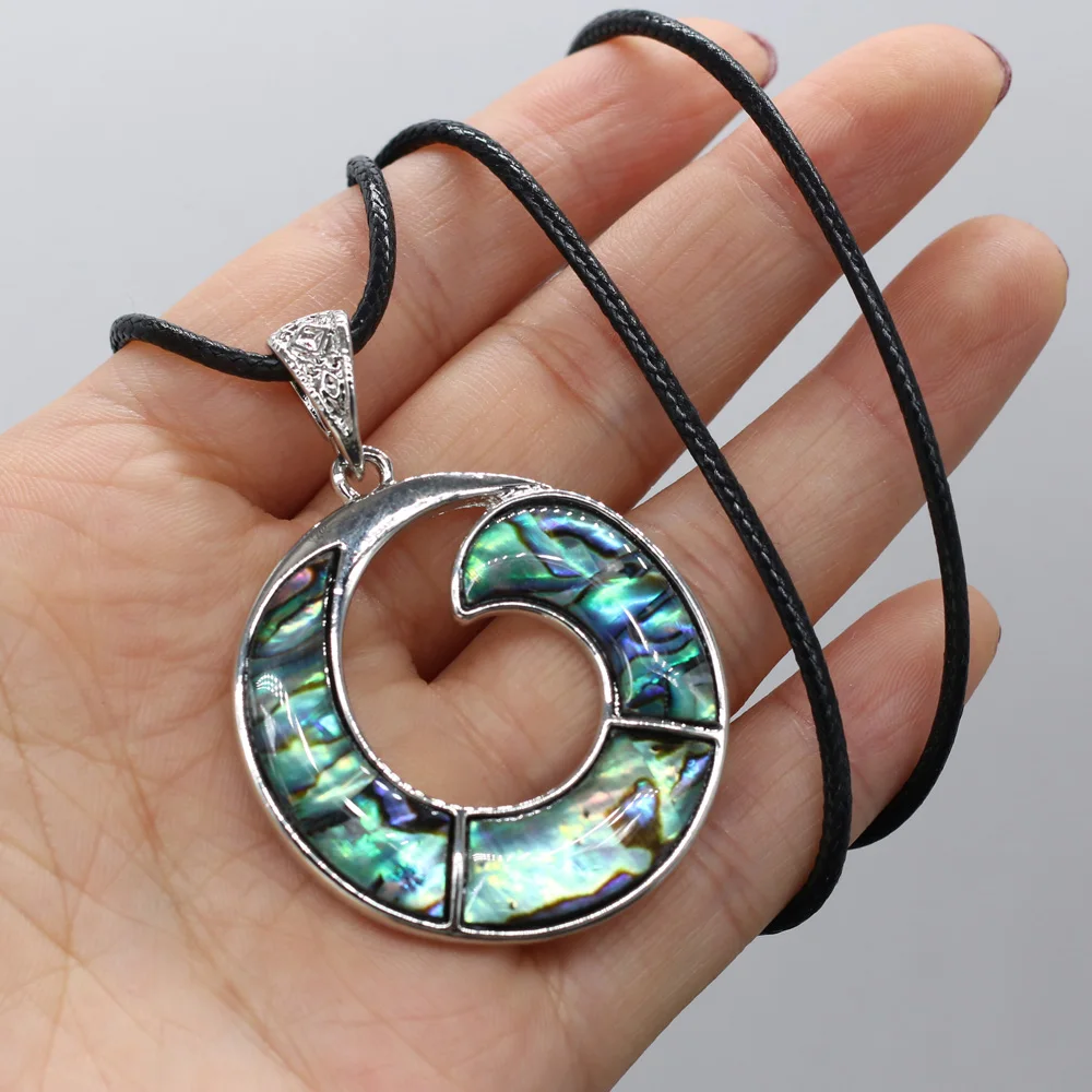 Natural Mother of Pearl Necklace Jewelry Hollow Round Abalone Shell Pendant with Leather Rope Neck Chain Necklaces for Women Men