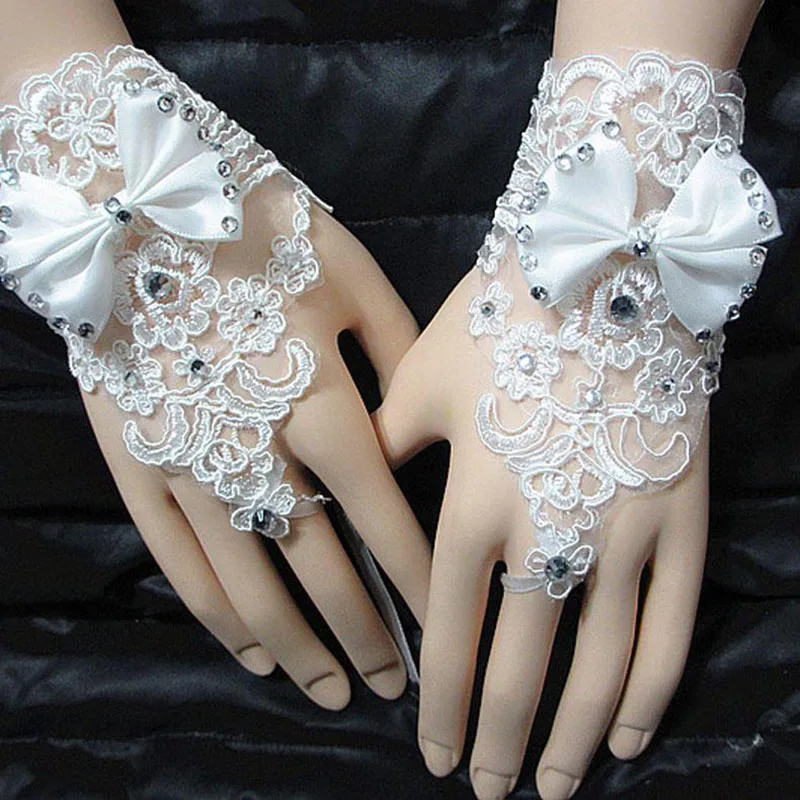 Elegan Lace Short Bridal Gloves Inlaid Rhinestone Bowknot Slim Bridal Fingerless Gloves White Ivory Wedding Gown Accessories