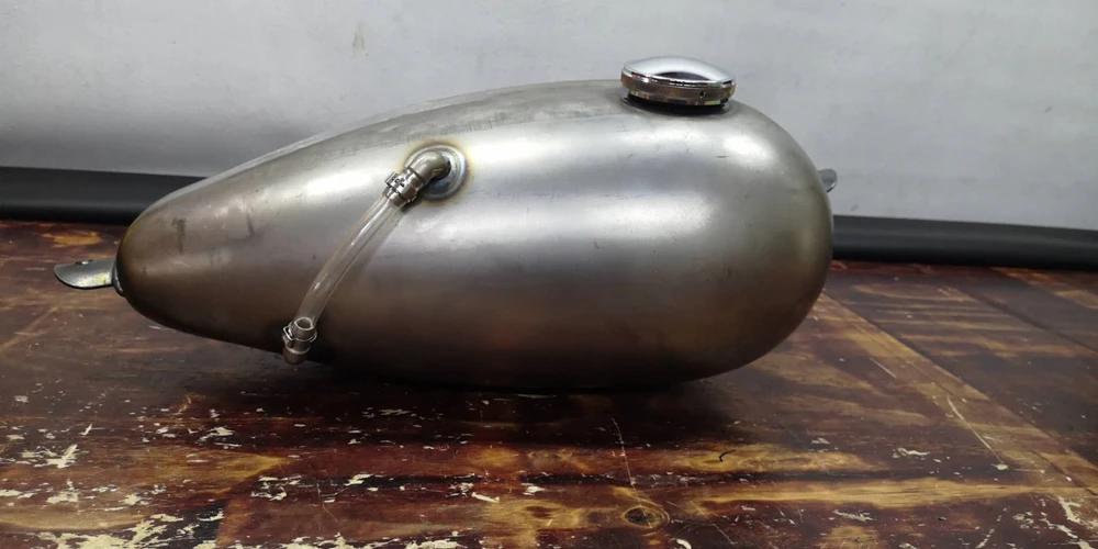 8L Universal Petrol Gas Fuel Tank For Motorbike Motorcycle Gastank Vintage W/ Cap Retro Modified Fuel Oil Can