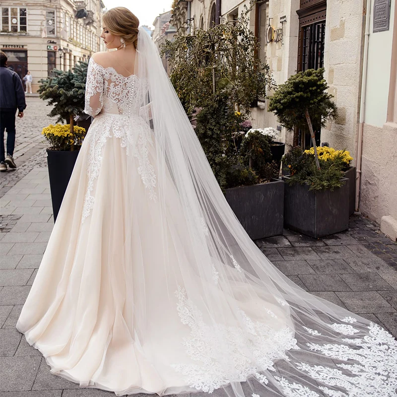 Robe de Mariée Trapèze à Manches sulf, Col Bateau, Appliques en Dentelle, Tulle, Grande Taille, Patients, Bouton au Dos, Balayage, Train, Éducatif