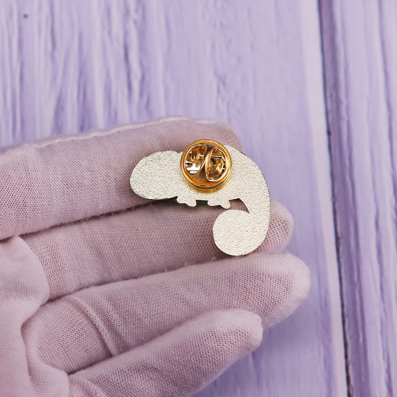 Green Lizard Chameleon Enamel Pin Brooch Cute Animal Badge Jungle Friend  Fashion Jewelry Decor