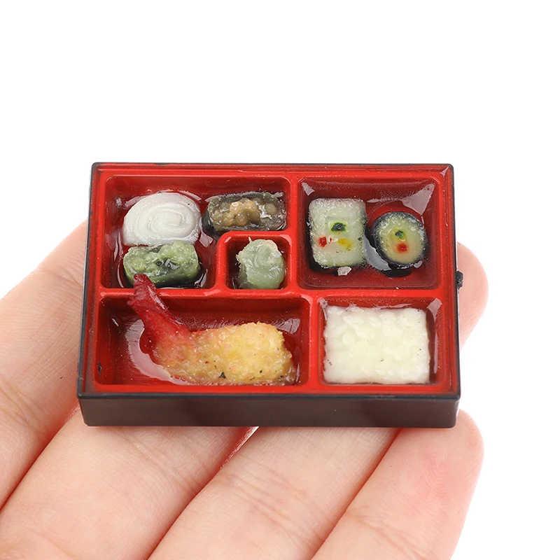 Caja de comida rápida japonesa para casa de muñecas, juego de sake de arroz con palillos, accesorios para comida, juguetes de decoración, 1 unidad, 1:12