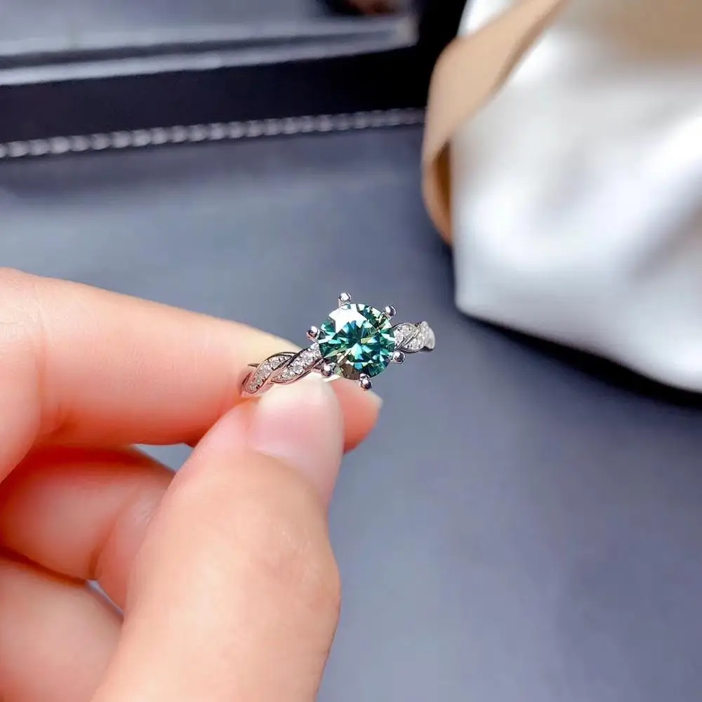 Newest style flashing green moissanite gem ring for women 925 sterling silver shiny better than diamond engagement ring gift