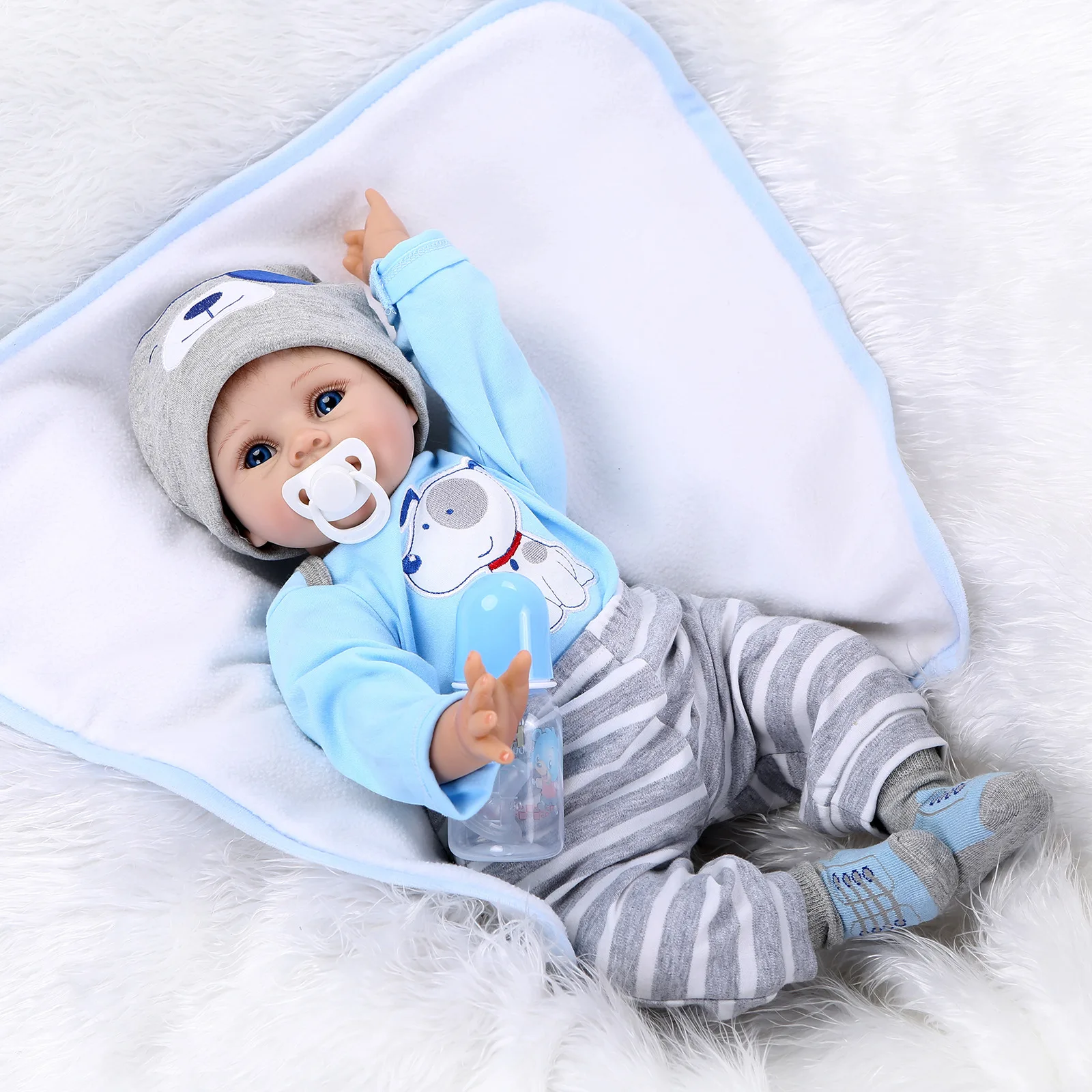 

bebes doll with Soft silicone simulation doll baby toy boy special baby photography props cotton body children's festival gift