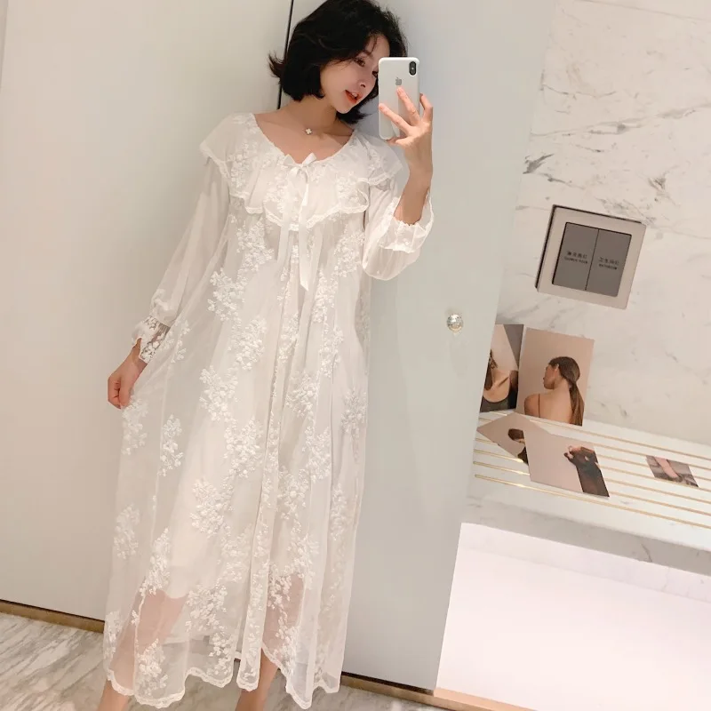 

Sexy Lace Embroidery Nightdress Ladies Casual Spring Long Sleepshirt Sweet Princess Modal Retro palace Nightshirt Loose Homewear