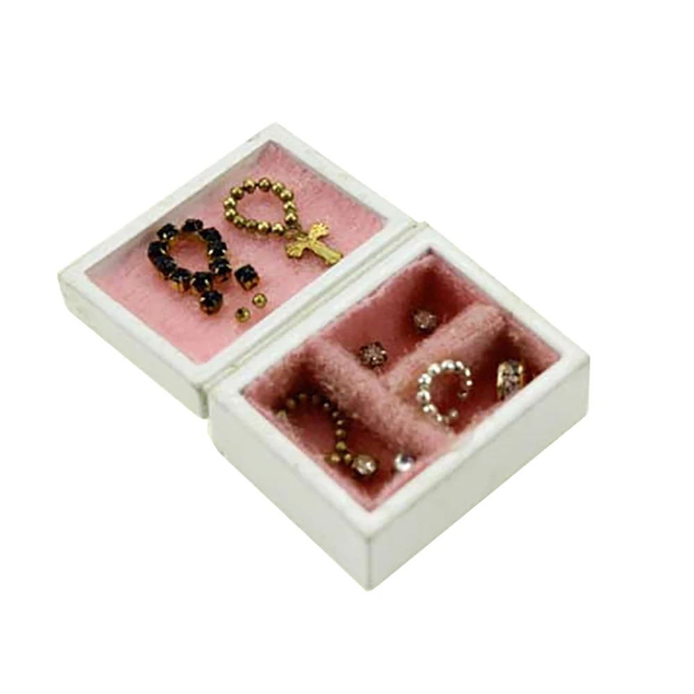 1/12 Dollhouse Miniature Accessories Mini Wooden Jewelry Box Simulation Necklace Model for Doll House Decoration ob11