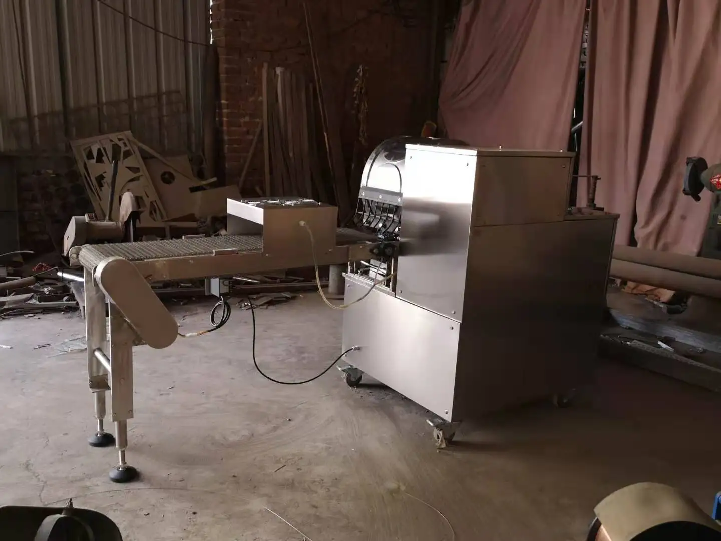 Mesin pembuat gulungan pegas kustom mesin gulung pegas otomatis