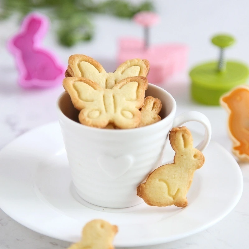 4Pcs/Set Easter Biscuit Cookie Cutter Egg Rabbit Chick Butterfly Plastic Plunger Fondant Pastry Set Mold Decor Baking Tools