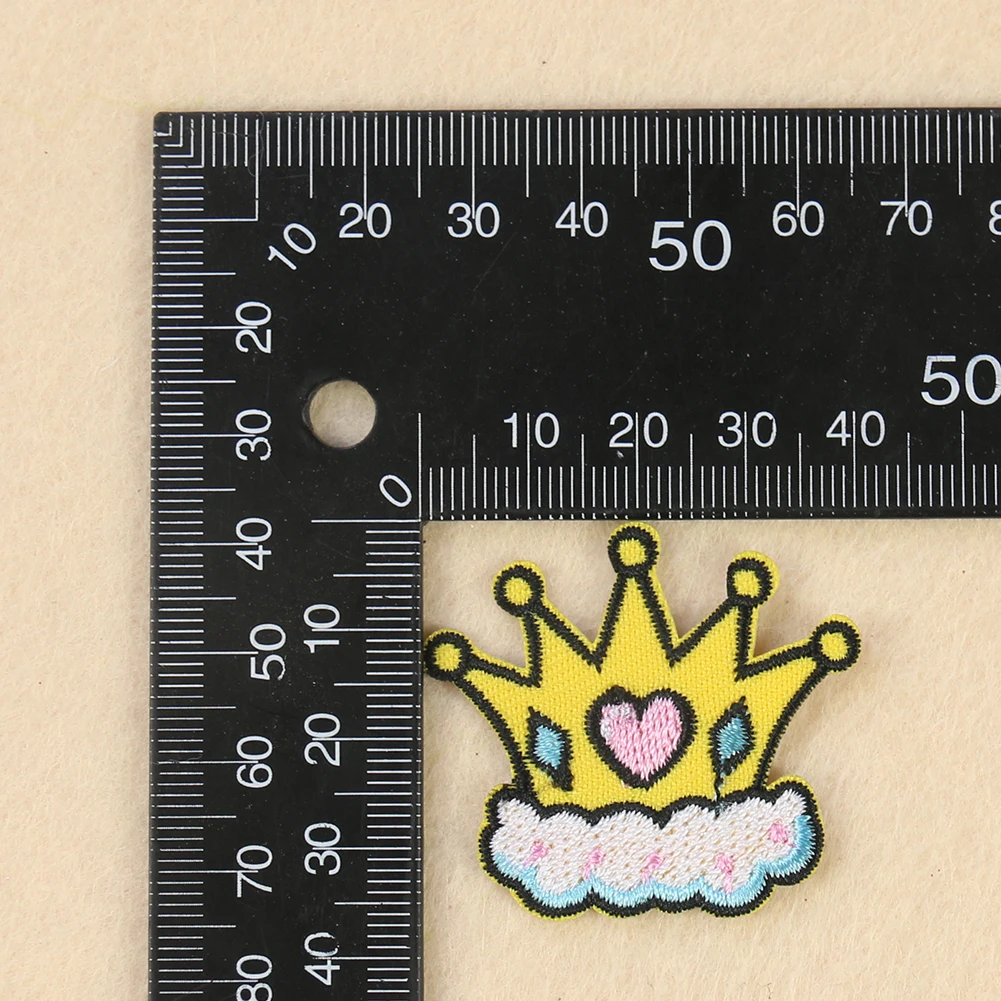 5PCS Cartoon Crown Cloth Applique for Clothes Decor Patch Badges Iron on Embroidery Patches DIY Fabric Apparel Accessories