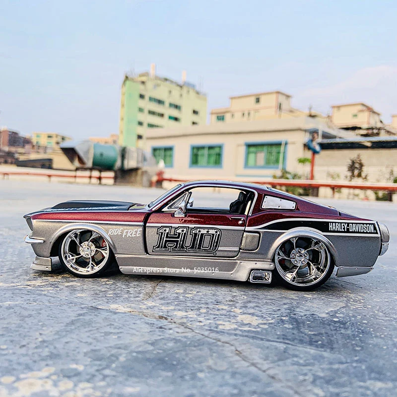 Maisto 1:24 1967 Ford Mustang GT alloy car model crafts decoration collection toy tools gift