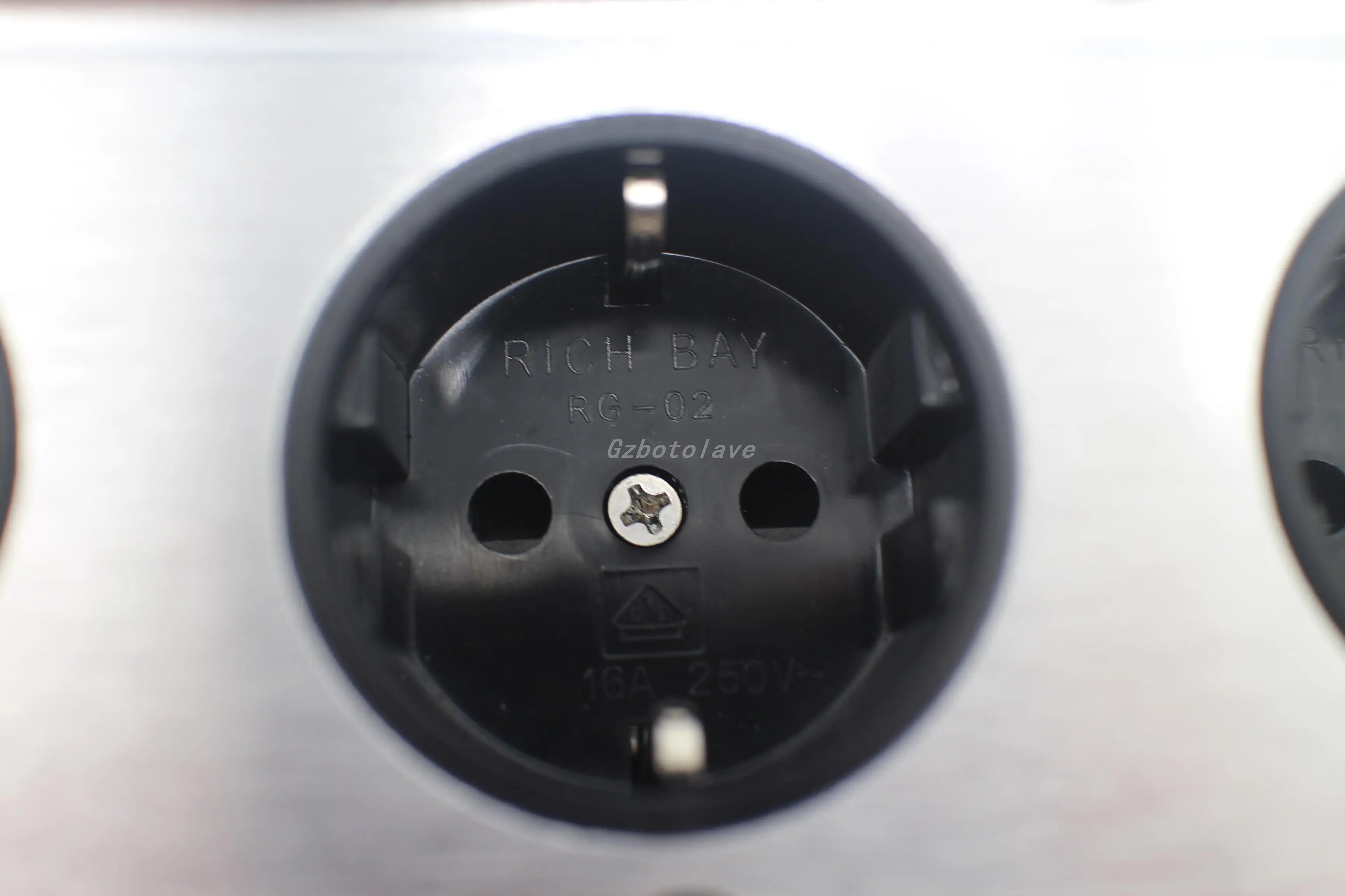 قوة كبيرة 3000 واط Bada 5610 الاتحاد الأوروبي التوصيل مرشح الطاقة مرشح الصوت Schuko المقبس 2 قناة إمدادات الطاقة تصفية مع مخرج USB 5 فولت 2A