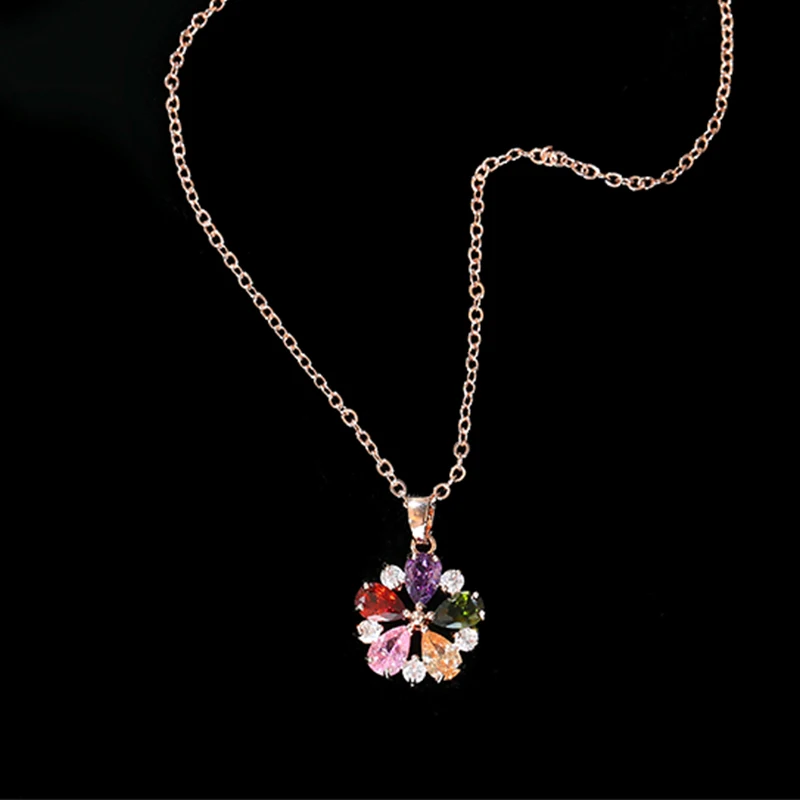 2021 New Fashion Rose Gold Flower Necklace Pendant Classic Zircon Pendant  Necklace For Woman Clavicle Chain Neck Jewelry