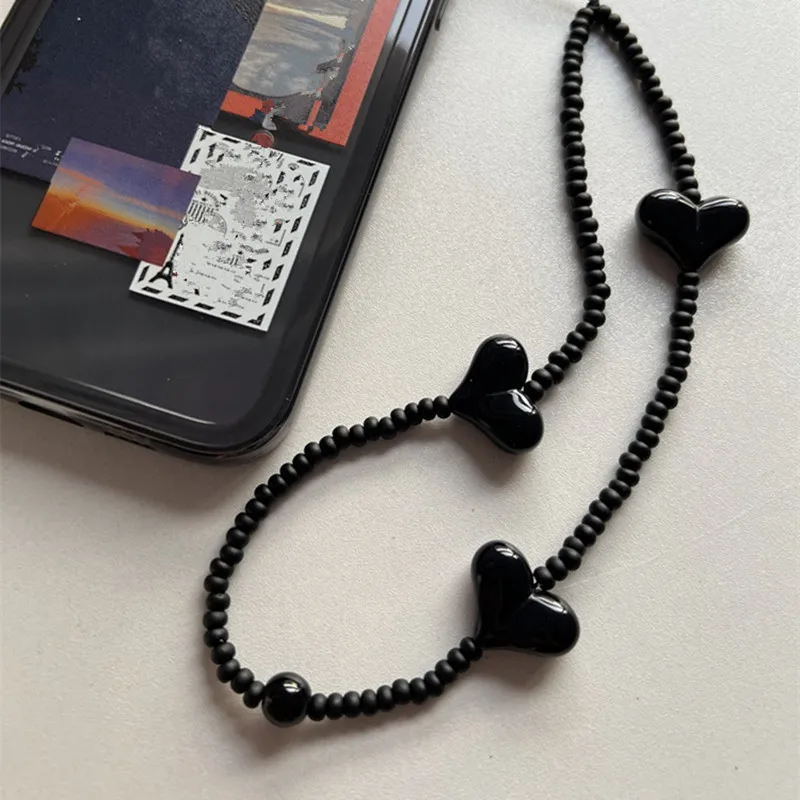 2024 INS Fashion All Black Acrylic  Heart Handmade Beaded Mobile Phone Chain Phone Lanyard Accessories for Women Girls Jewelry