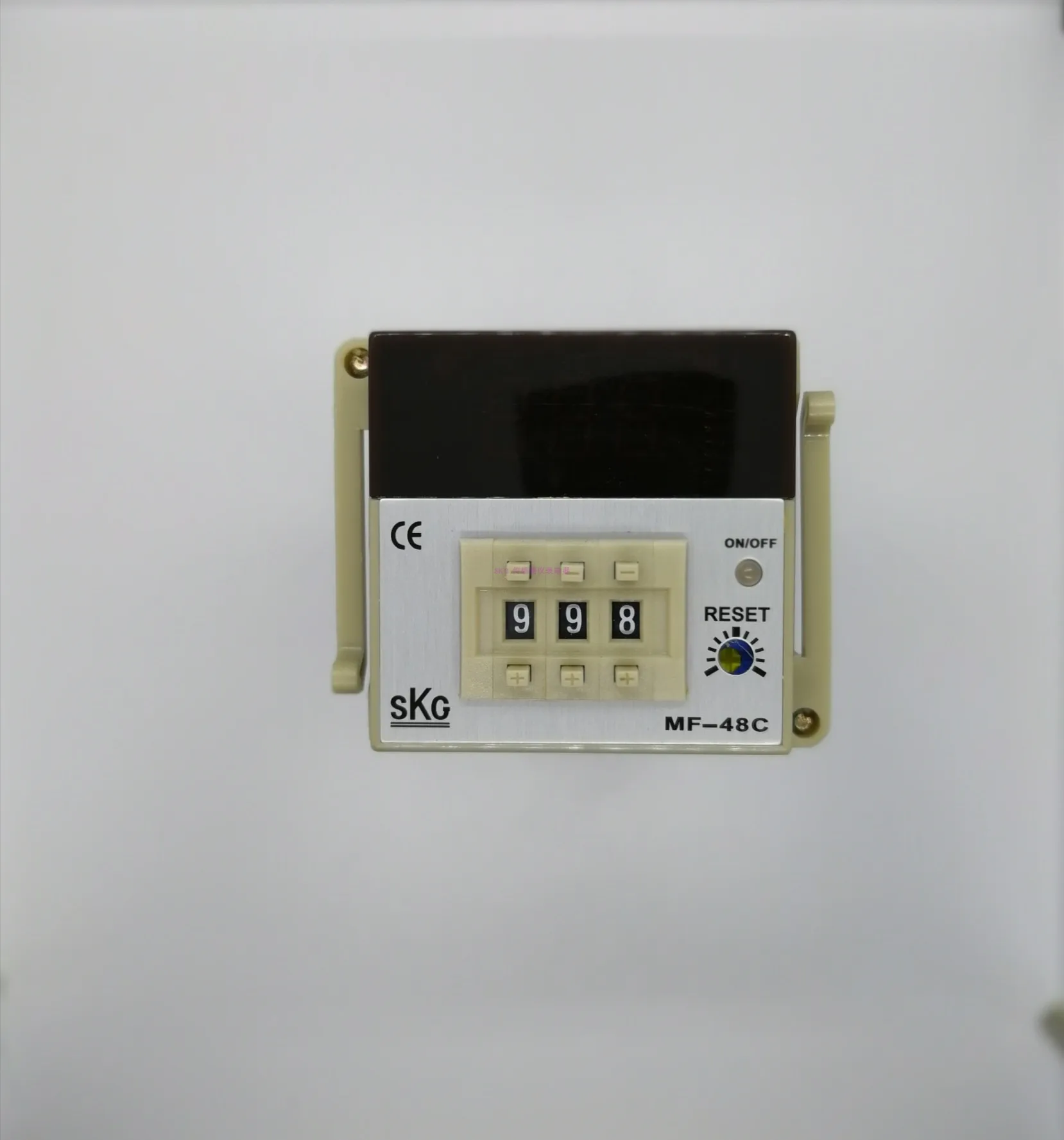 

SKG temperature control instrument MF48C MF-48C digital visual display simple operation K199 K399 K999 SSR relay