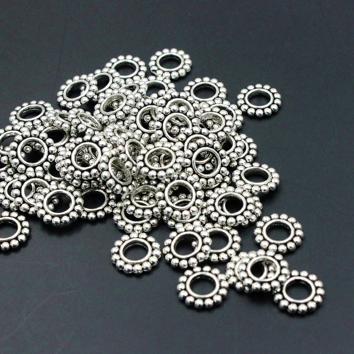 Onefrezowanie 7mm 10mm moda Metal Spacer kwiat kule DIY akcesoria do wyrobu biżuterii otwór 2mm 4.5mm 100 sztuk 200 sztuk K04602