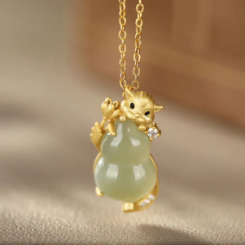 

SNew silver natural Hetian white Chalcedony gourd mouse pendant necklace charm niche design box women brand jewelry