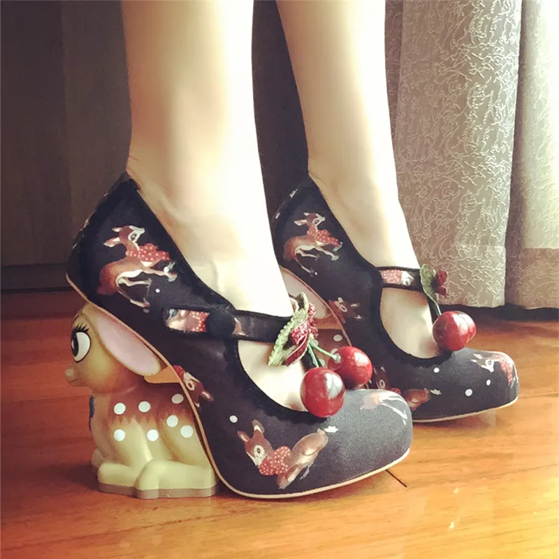 2025 Designer Cute Pink Deer Heel Women Pumps Mary Janes Strange High Heels Platform Wedge Valentine Shoes Stiletto Wedges