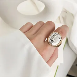 HUANZHI Vintage Exaggeration Portrait Big Round Rings Personality Geometric Finger Rings for Women Girls Party Jewelry Gifts