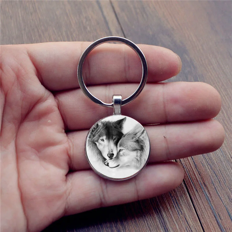 Alloy Handmade Fashion Key Ring Wolf Totem Keychain Cangyuan Wolf Black Wolf Keychain Howling Wolf Friend Gift Animal Lover Keyc