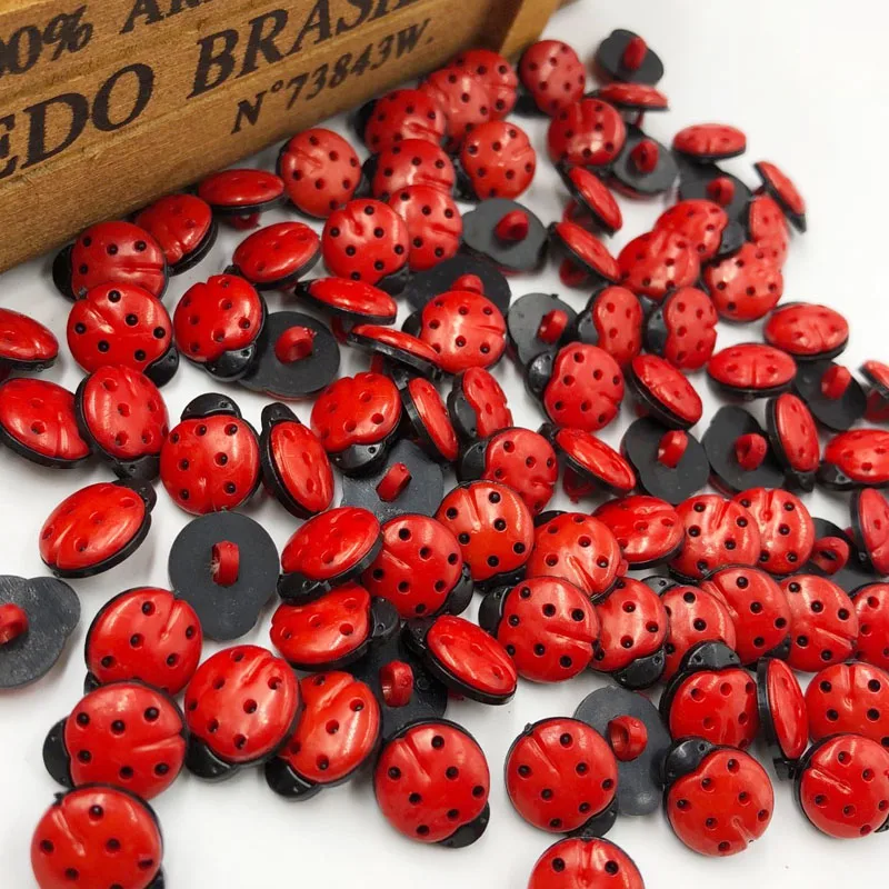 50PCS 16MM Red Dyed Plastic Ladybird Decorative Buttons Sewing Scrapbooking Craft PT64