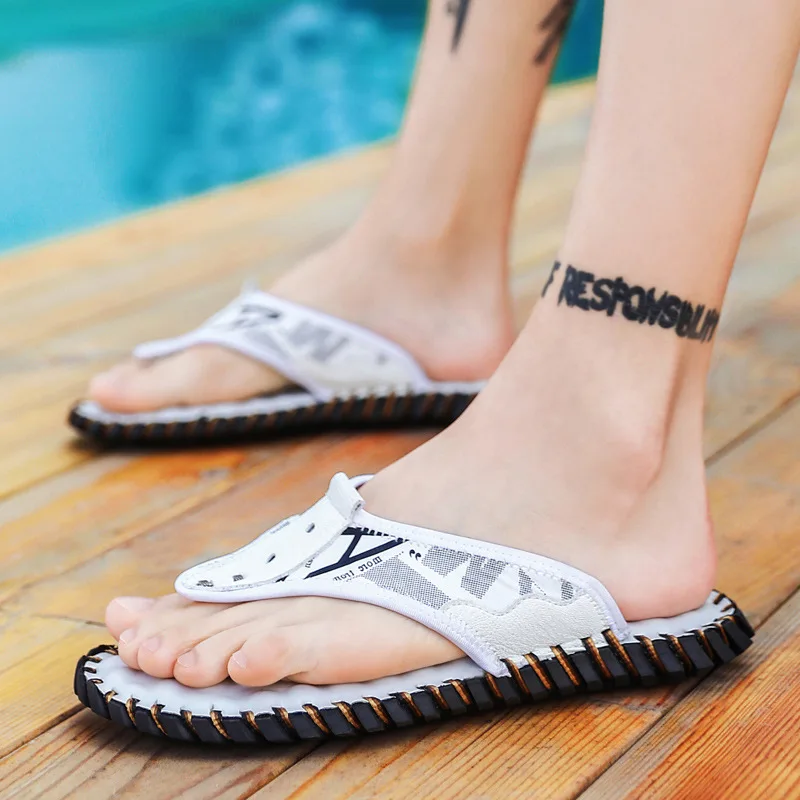 Men\'s slippers slip-proof outdoor sandals and beach shoes men\'s sandals fashion casual summer joker sandals and slippers