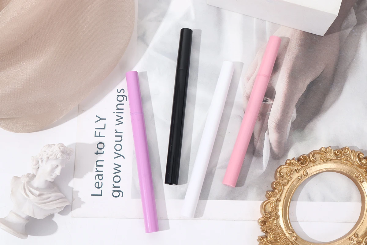 New Magic Self-adhesive Eyeliner Pen Glue-free Magnetic-free for False Eyelashes Waterproof Eye Liner Pencil Letex Free Glue Pen