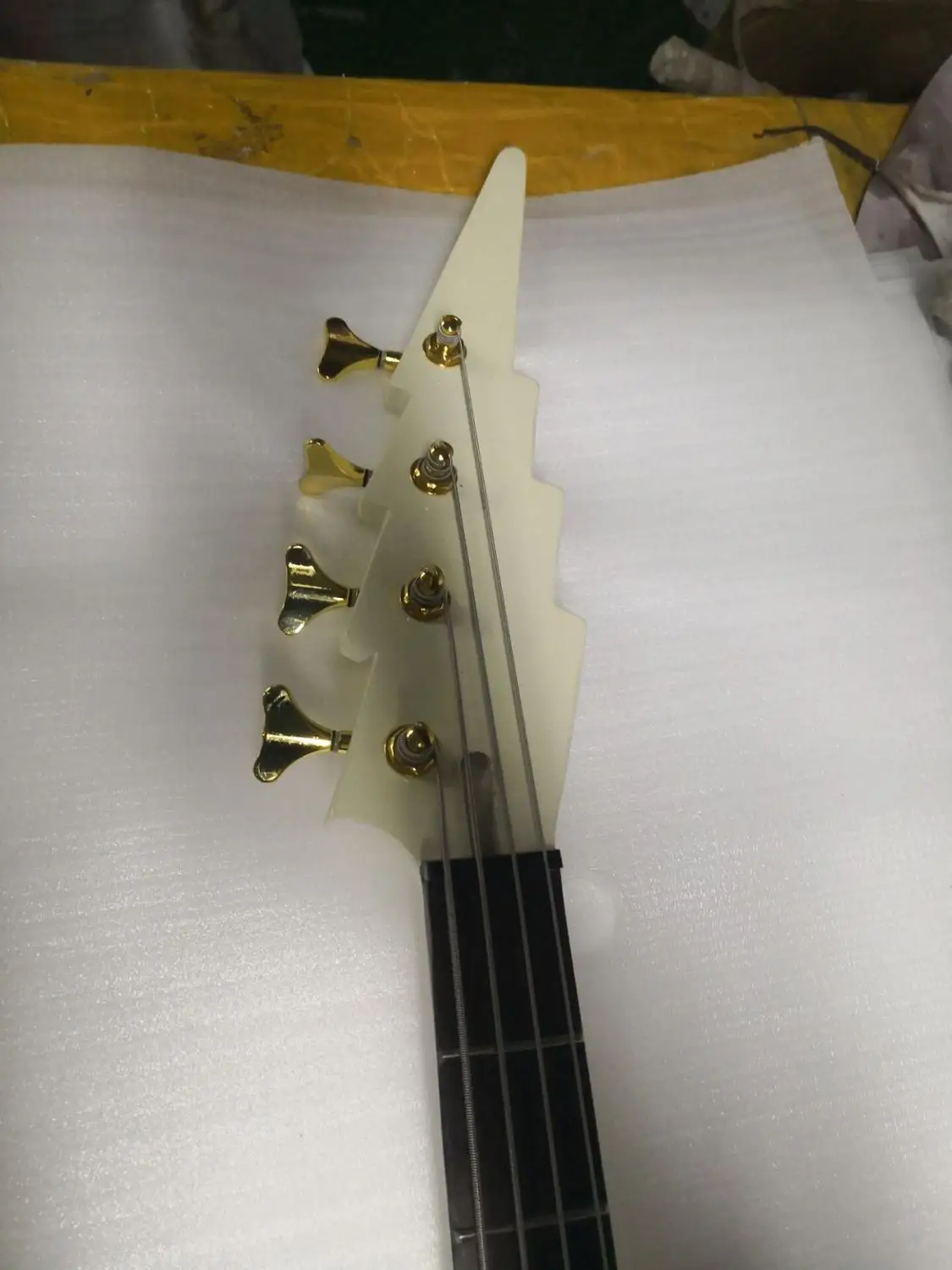 Custom White Abstract Lightning Bolt 4 Strings Electric Bass Guitar, 23 frets custom made all guitars