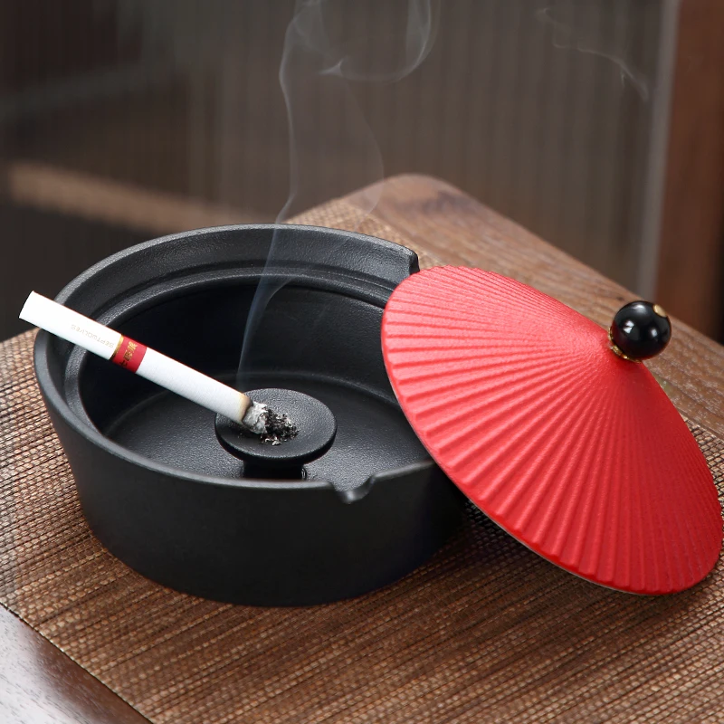 Creative personality trend household living room with cover anti fly ash with cover official cap ashtray ashtray home