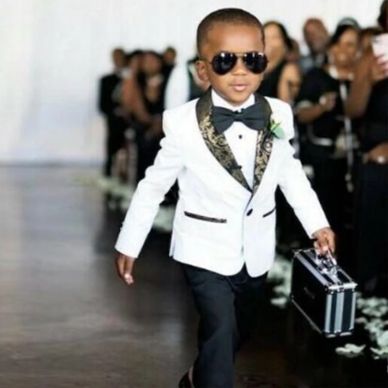 Trajes de boda blancos para niños, traje de solapa con patrón dorado delgado para niño, ropa Formal, un botón, para novio (chaqueta + Pantalones + lazo)