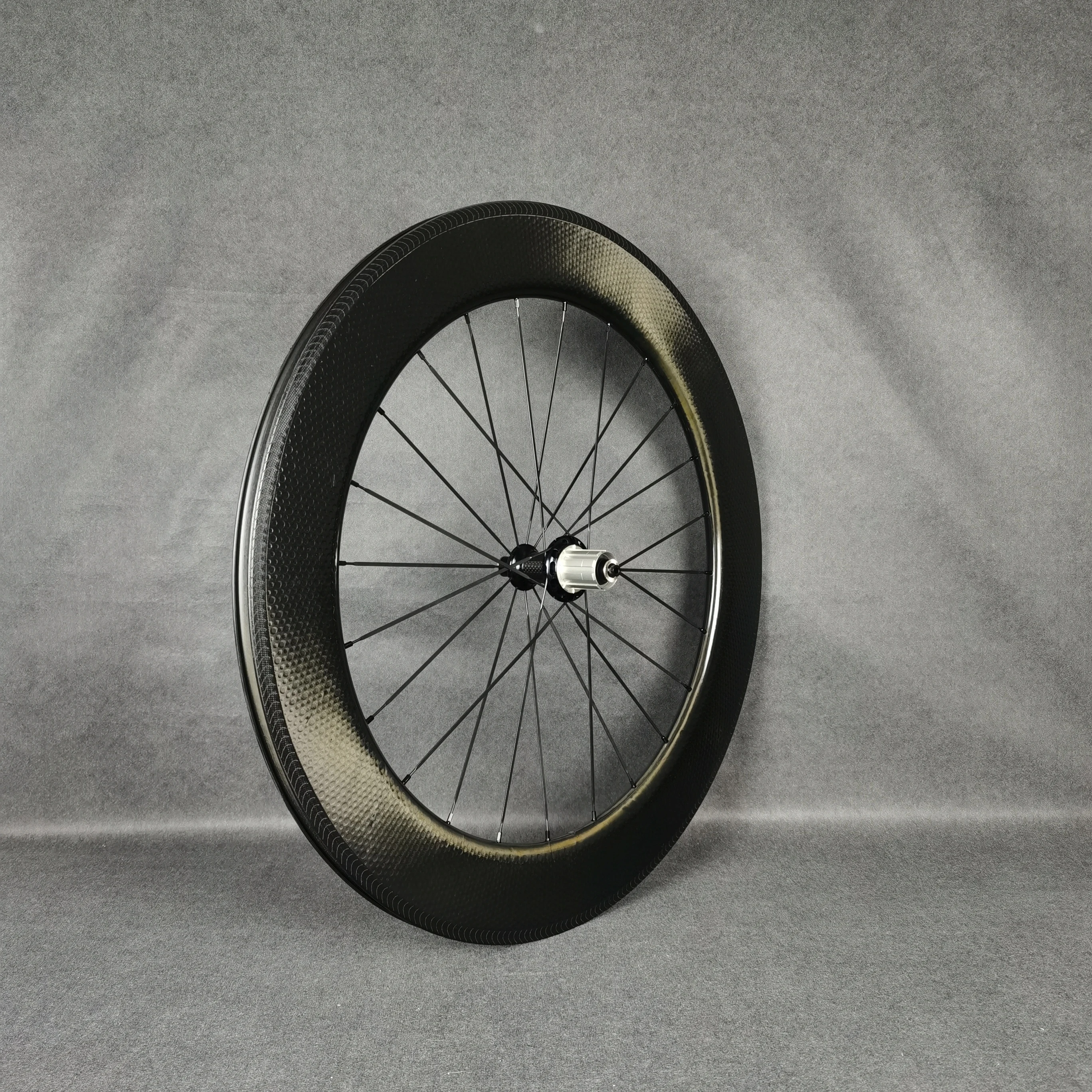 700C Carbon Fiber Dimpled Surface Road Bike Wheel Depth 80mm Width 25mm Bicycle Wheel With Special Braking Surface