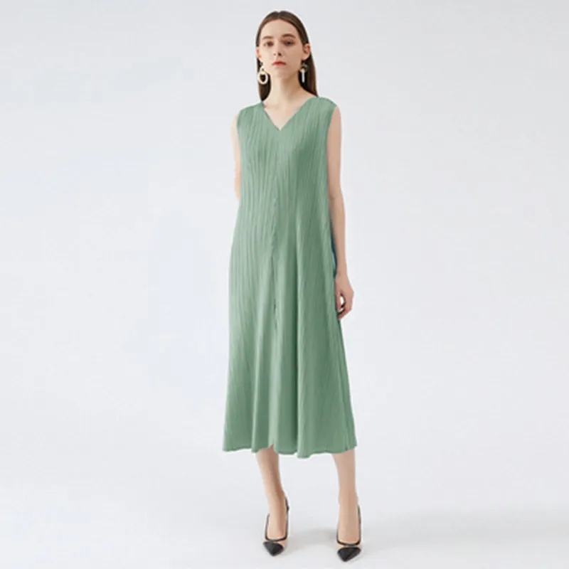 Miyake Pleated Dress for Women V-neck Sleeveless Lace-up Casual Elegant Loose Mid-length Skirt Niche Design New Summer 2022