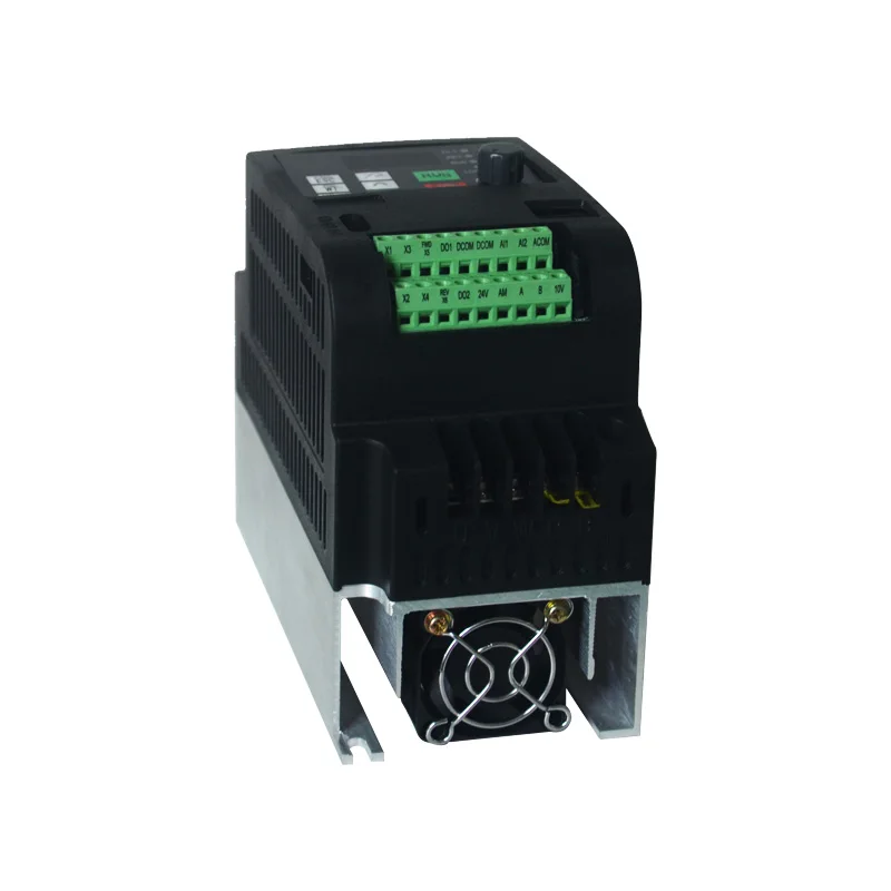 0.75kw/1.5kw/2.2kw VFD single phase 220V in and 1 phase out frequency converter Drive 1 phase motor speed