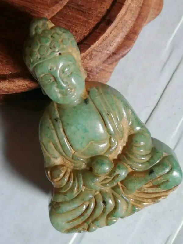 Old China Hand-carved  jade Buddha  Nobility wear amulets Pendant