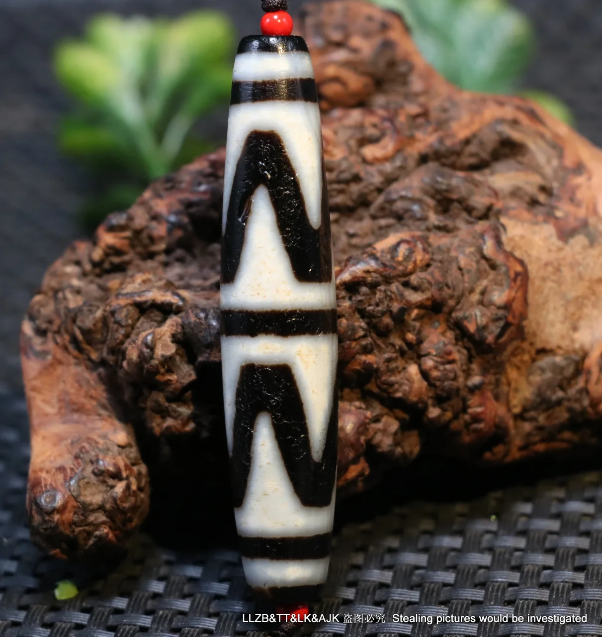 AL Treasure Energy Tibetan Old Agate Oily Patina Sharp Tiger-tooth Totem Long dZi Bead 7CM Timestown UPD21Asw