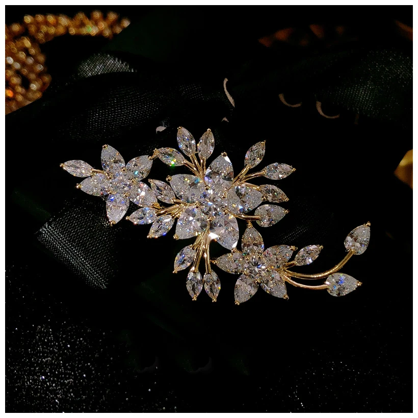 Brooches For Women Floral Design Exquisite Romantic Wedding Bride Costume Jewelry Crystal Brooch Pin Fine Valentine\'s Day gift