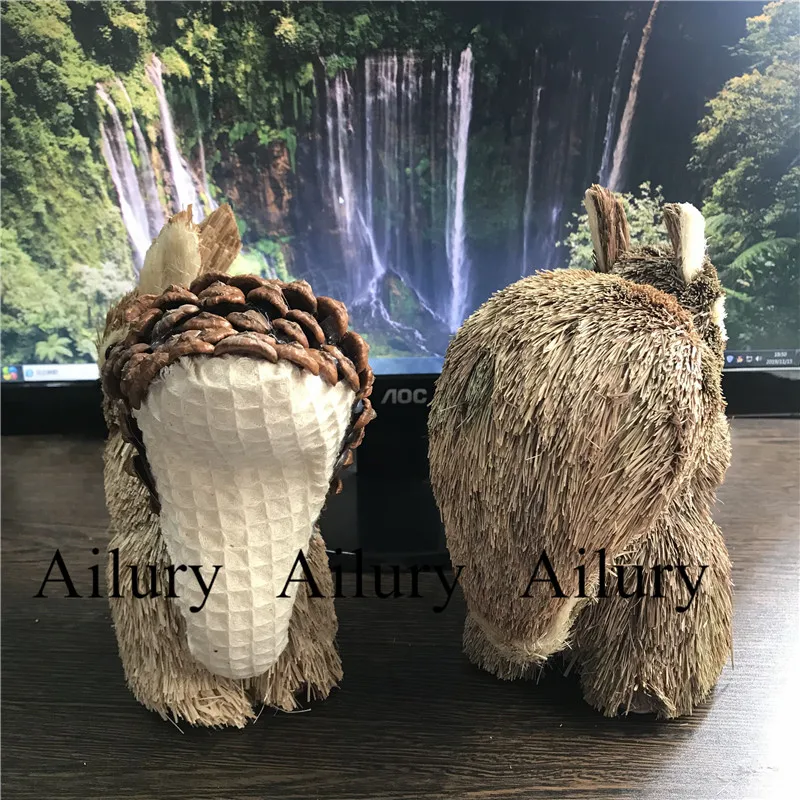 High-20cm Broad-tailed Squirrel.Easter Mori Straw Animal Christmas Pinecone Pine Tower Decoration Storefront Wedding Window