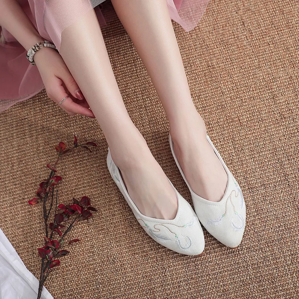 Veowalk Feather Embroidered Women Jacquard Cotton Pointed Toe Flats Comfortable Slip On Flat Shoes Ladies Pointy Toe Ballets