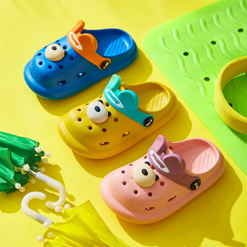 Boys Girls Bedroom Slipper Summer New House Children Bath Slippers Cartoon Bear Hollow Breathable Holes Kids Heel Slides Indoor