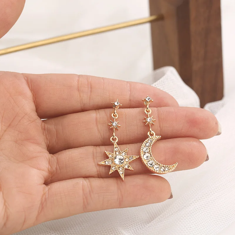 Korean Version Of Earrings 2020 Fashion New Earrings Net Red Was Thin Goddess Star Crescent Moon Shine Asymmetric Earrings