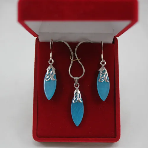 

wholesale lady's lovely nice design blue Natural jade pendant & earring jewelry set