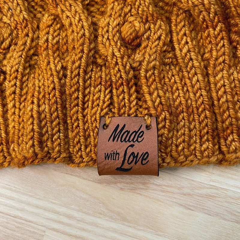 30pcs Leder tags für handgemachte einzelteile Nach nähen etiketten für kleidung stricken DIY Marke Logo häkeln kleidung hüte pflege label