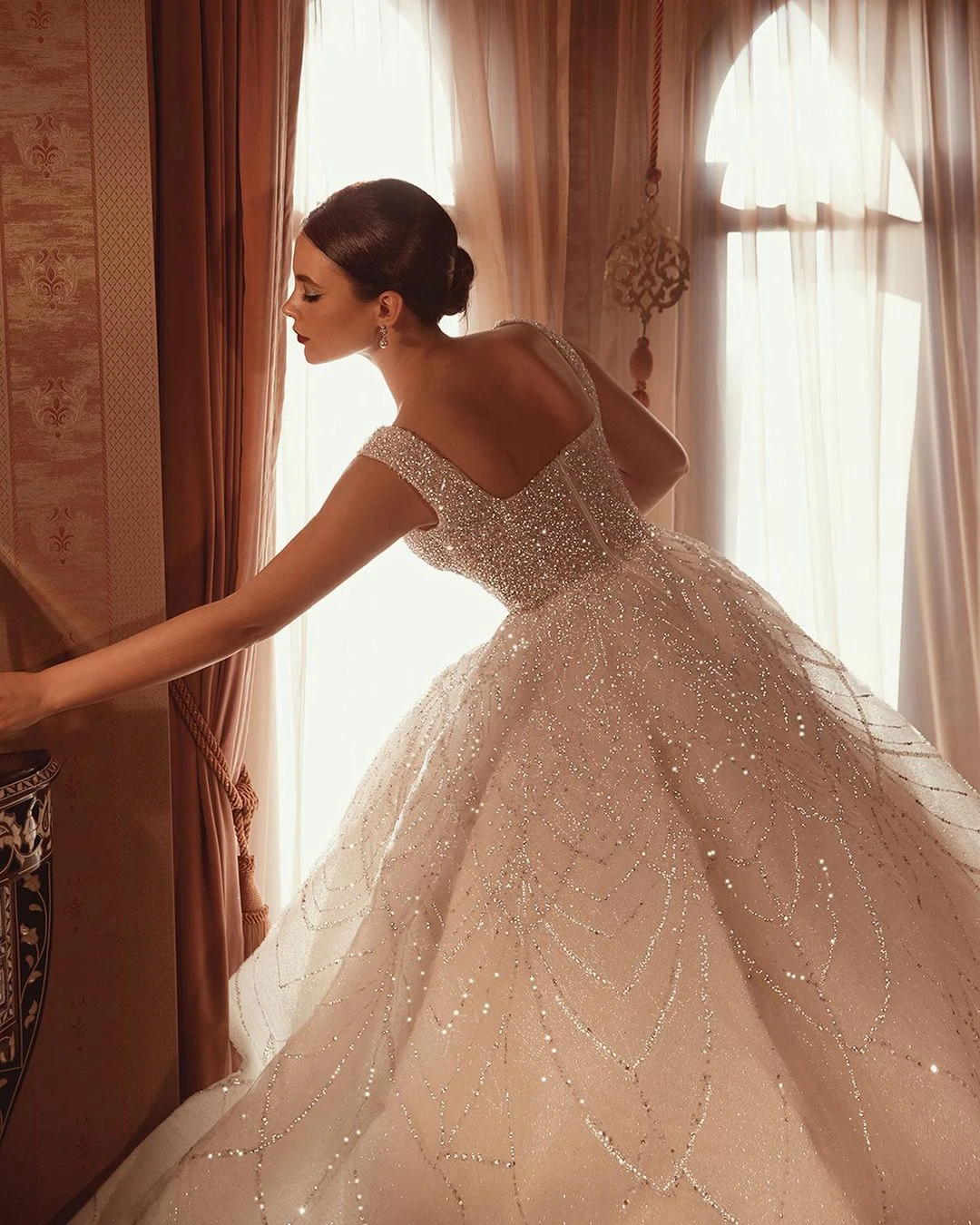 Vestido De Novia con lentejuelas y cuentas brillantes, Vestido De Novia con cuello cuadrado, sin mangas, con cremallera, hecho a medida, con cola De barrido