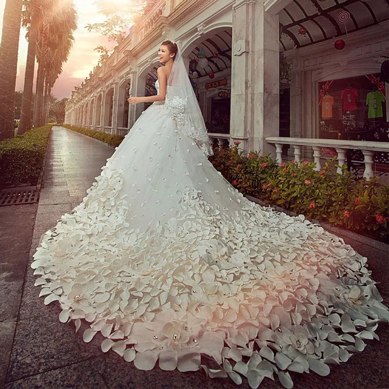 Diseñador 2021 verkauf Luxus Weiche tüll hand made blume Schatz Perlen Kristall Royal zug brautkleid Bespoke Hochzeit Kleider