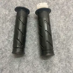 Pair 7/8'' Motor Left&Right Handlebars Hand Grips for CBR250 CBR300 CBR600 F5 CBR1000 RR CBR1100XX CBR400 CBR500