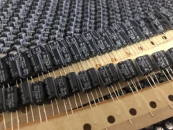 2024 NEW 10pcs NEW RUBYCON ZLH 16v220uf 6X11.5mm 105 degrees 220UF/16V high frequency low resistance and long life zlh 220Uf 16v