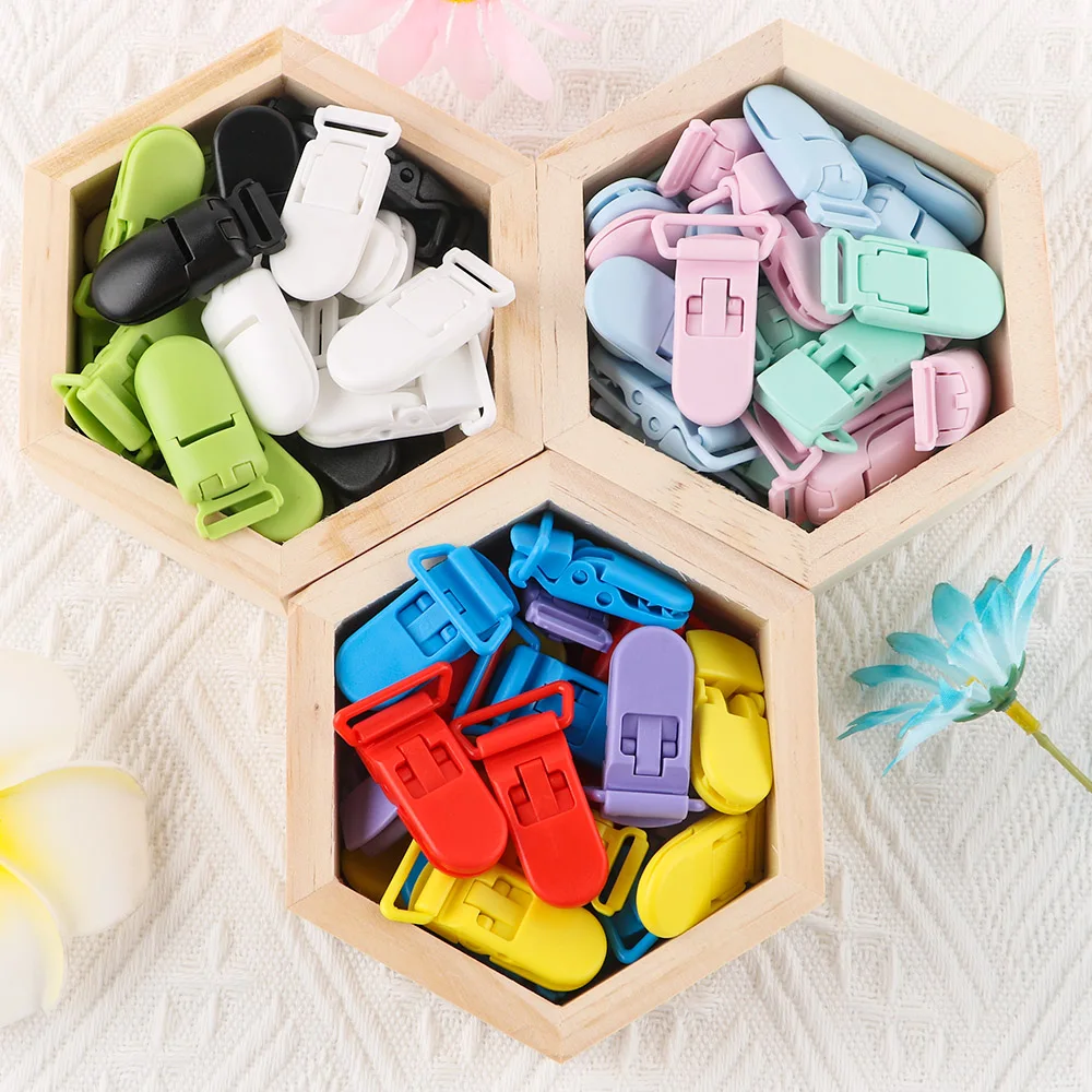 

50/100/200/400Pcs Baby Pacifier Clips Color Plastic Wholesale Soother Holder For DIY Pacifier Chain Clamp Accessories