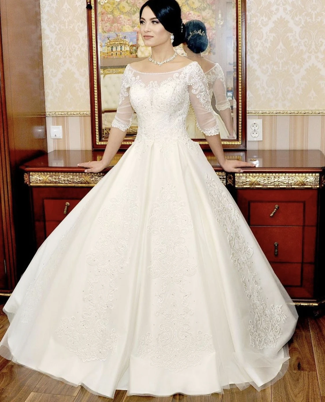 Vestido de casamento bola o pescoço meia manga rendas apliques contas lantejoulas botão sem costas até o chão lindo vestido de noiva novo