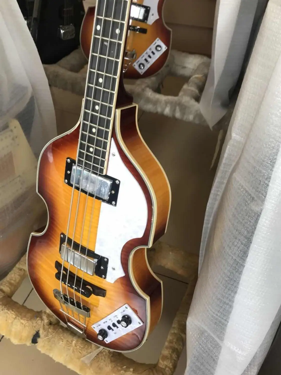 free shipping low price 4 string bass Violin Electric hofner Guitar Semi Hollow Body bass electric Guitarra