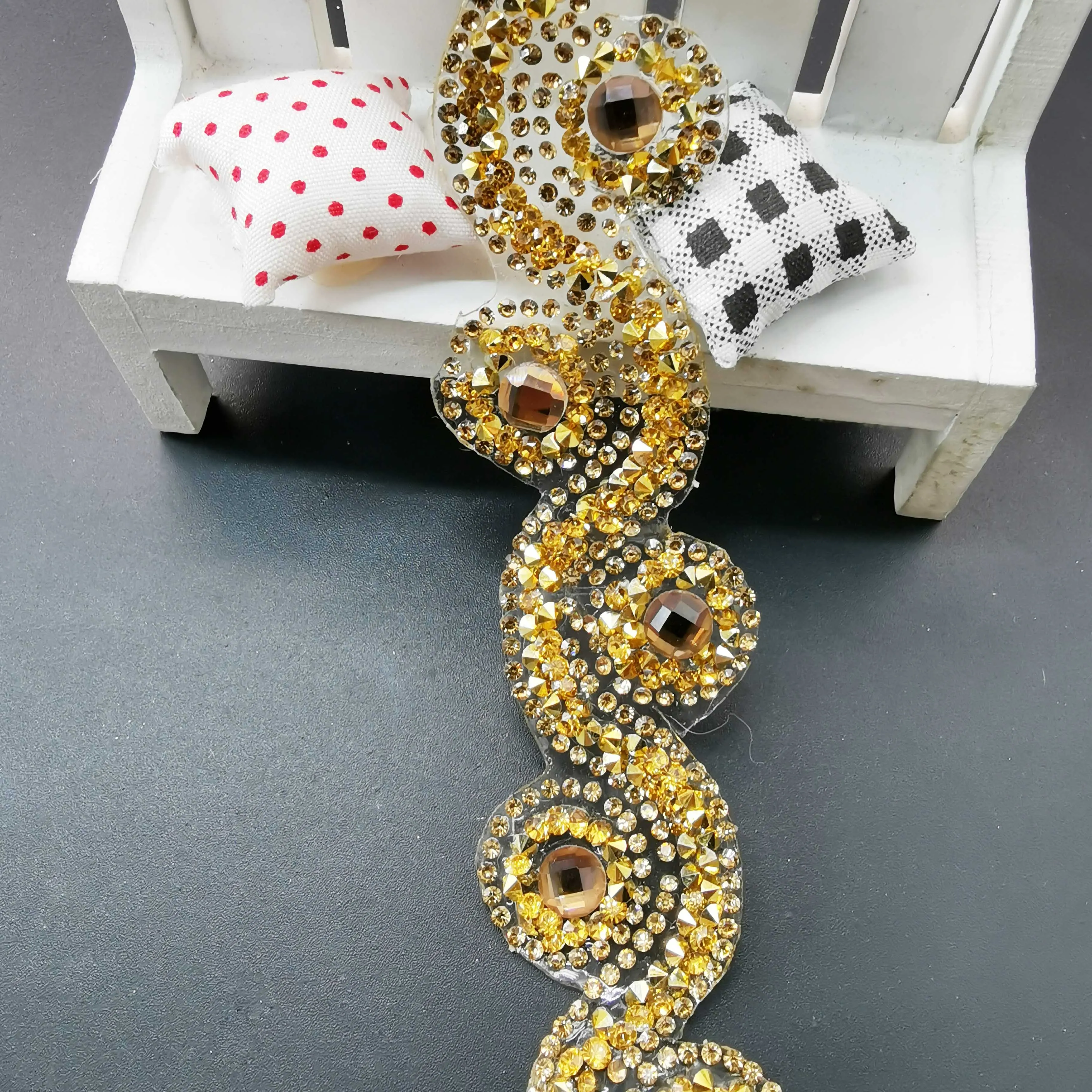 1Yard afrika dantel süs kumaşı Etnik Dantel Şerit Yuvarlak Rhinestone Püskül Boncuk Kolye Yaka Aksesuarları