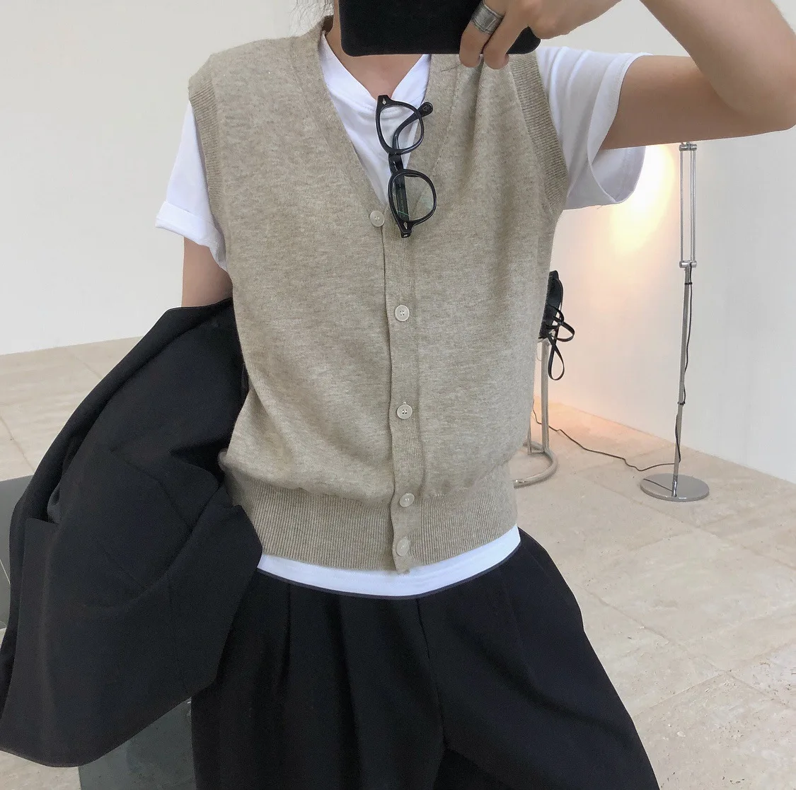 Spring New Korean Ins Simple Fashionable V-neck Knitted Vest Cardigan Casual Loose Slimming Sleeveless Vest Top for Women